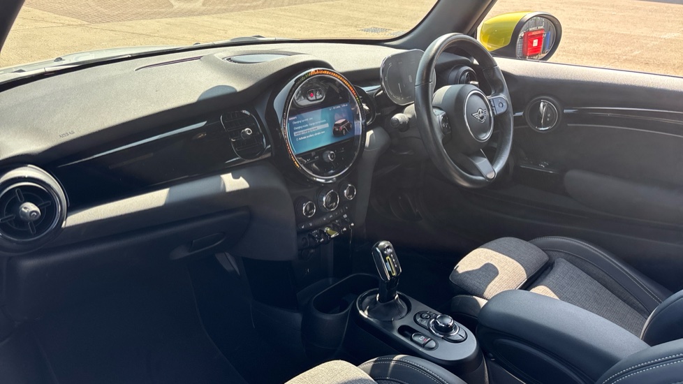 MINI Hatchback 135kW Cooper S Level 2 33kWh 3dr Auto Electric Hatchback - Image 7