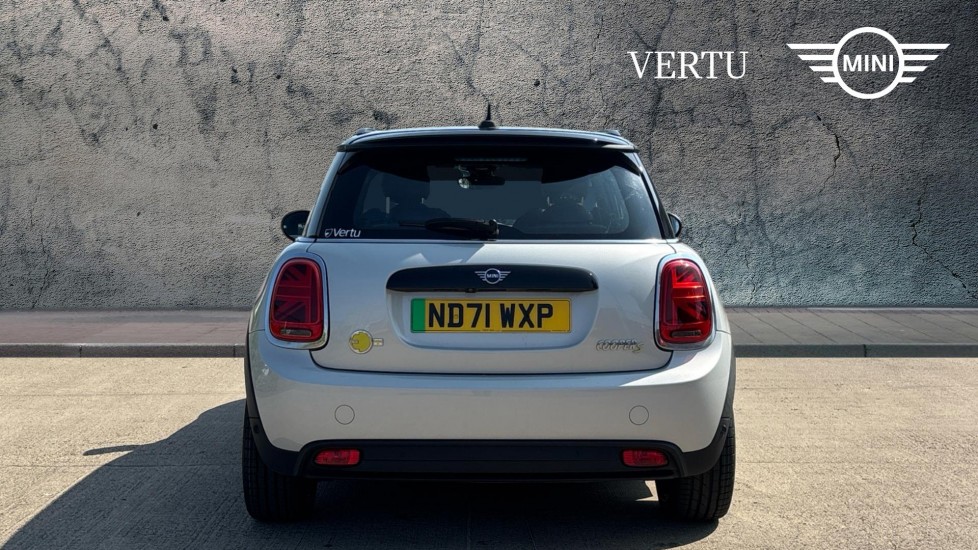 MINI Hatchback 135kW Cooper S Level 2 33kWh 3dr Auto Electric Hatchback - Image 15