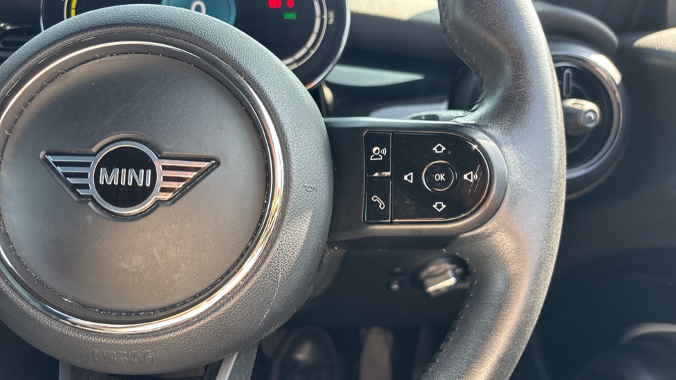 MINI Hatchback 135kW Cooper S Level 2 33kWh 3dr Auto Electric Hatchback - Image 18