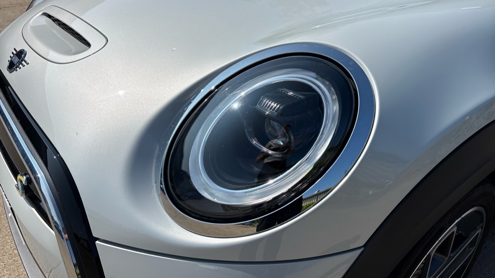 MINI Hatchback 135kW Cooper S Level 2 33kWh 3dr Auto Electric Hatchback - Image 25