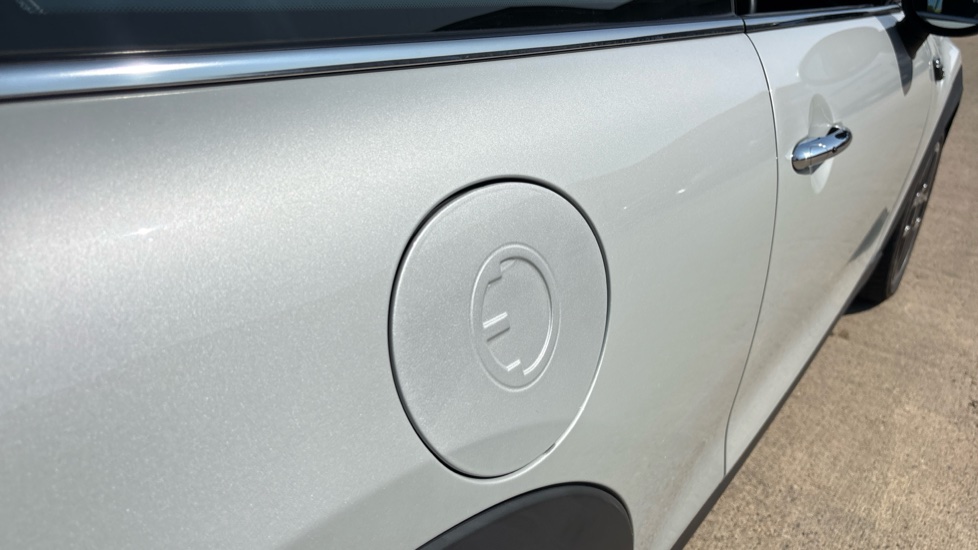 MINI Hatchback 135kW Cooper S Level 2 33kWh 3dr Auto Electric Hatchback - Image 34