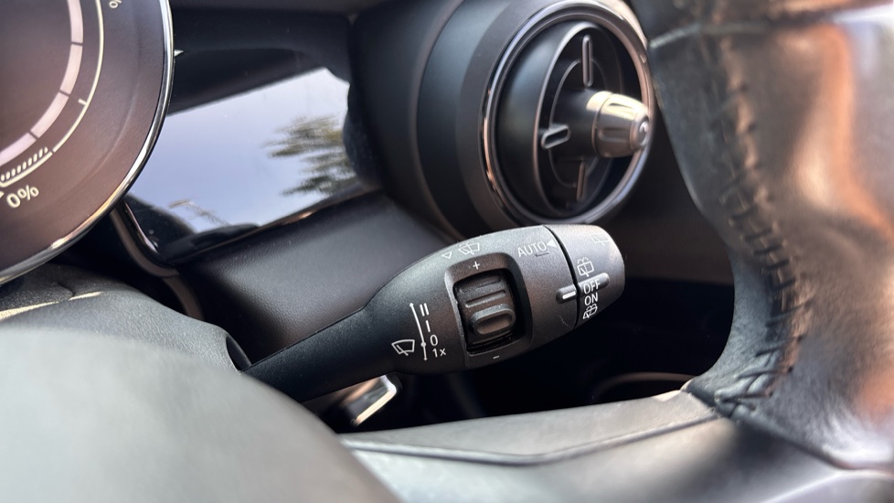 MINI Hatchback 135kW Cooper S Level 2 33kWh 3dr Auto Electric Hatchback - Image 38