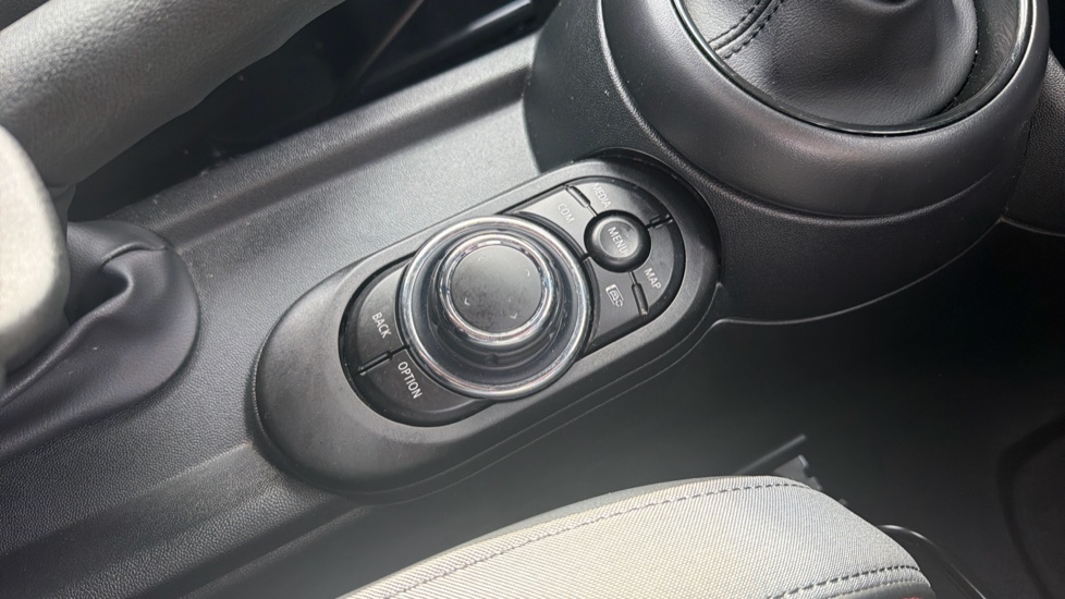 MINI Hatchback 1.5 Cooper Sport 3dr Auto Petrol Hatchback - Image 19