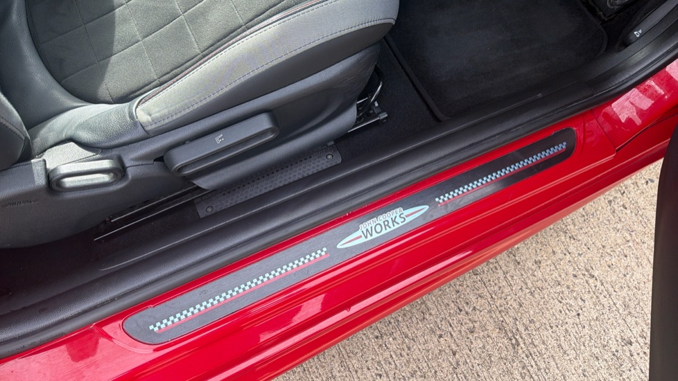 MINI Hatchback 1.5 Cooper Sport 3dr Auto Petrol Hatchback - Image 33