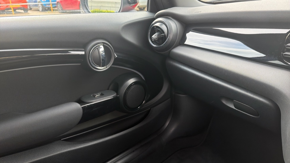 MINI Hatchback 1.5 Cooper Sport 3dr Auto Petrol Hatchback - Image 49
