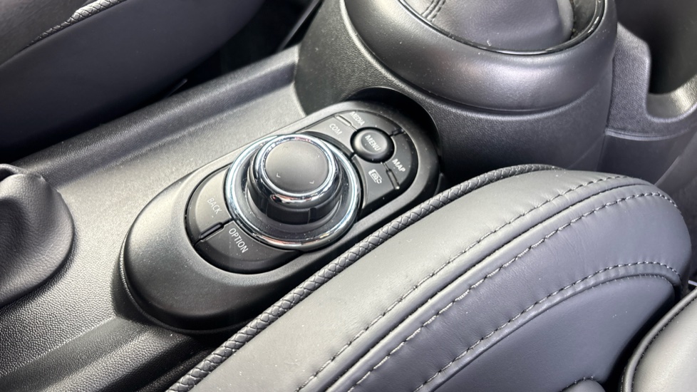 MINI Hatchback 1.5 Cooper Exclusive Premium 3dr Auto Petrol Hatchback - Image 19