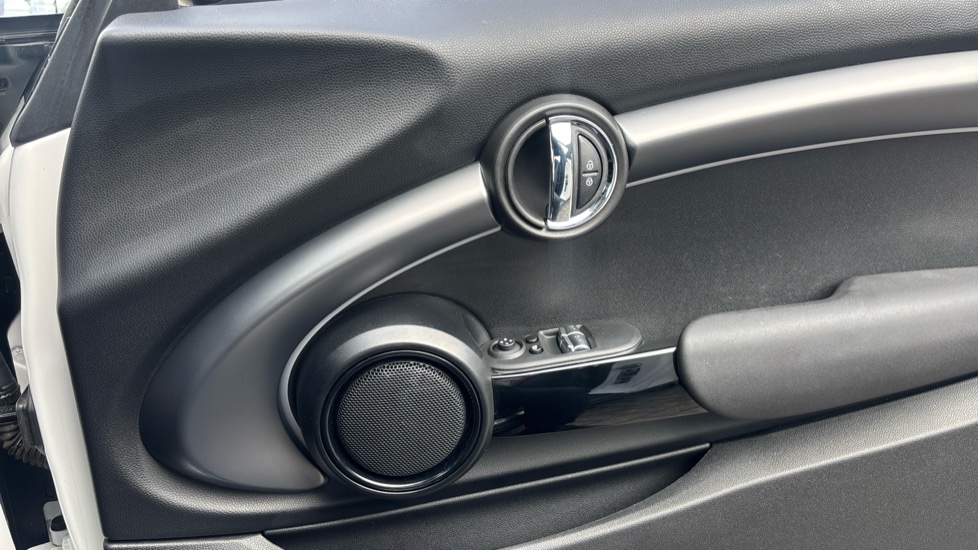 MINI Hatchback 1.5 Cooper Exclusive Premium 3dr Auto Petrol Hatchback - Image 20