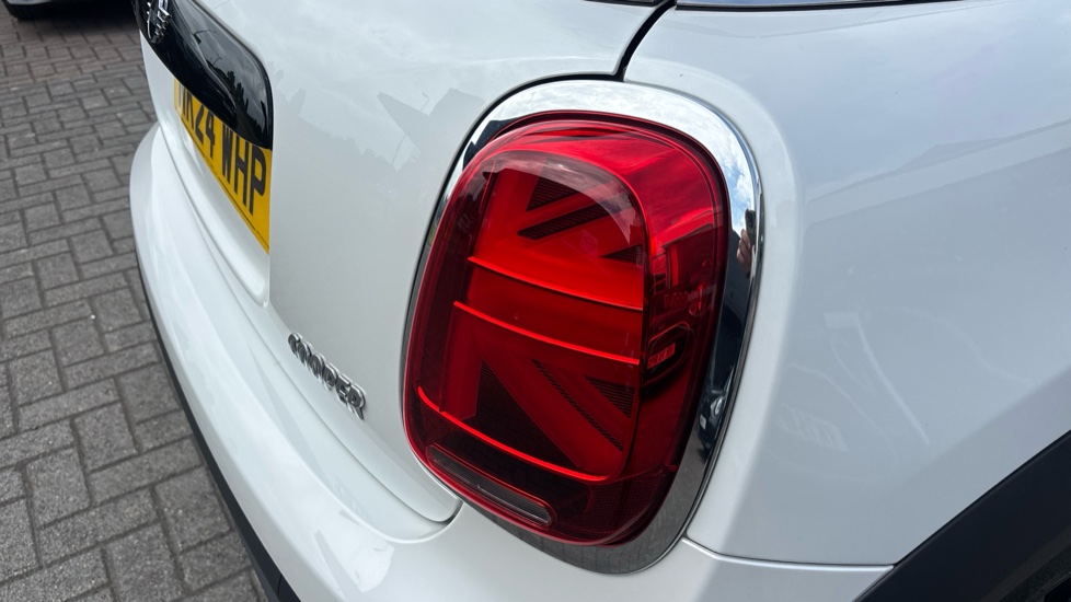MINI Hatchback 1.5 Cooper Exclusive Premium 3dr Auto Petrol Hatchback - Image 22