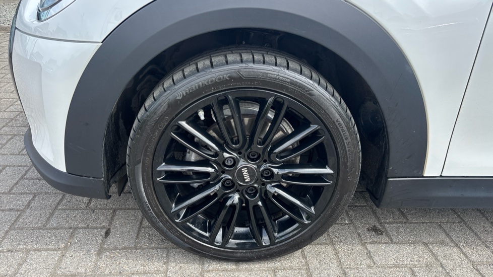 MINI Hatchback 1.5 Cooper Exclusive Premium 3dr Auto Petrol Hatchback - Image 25