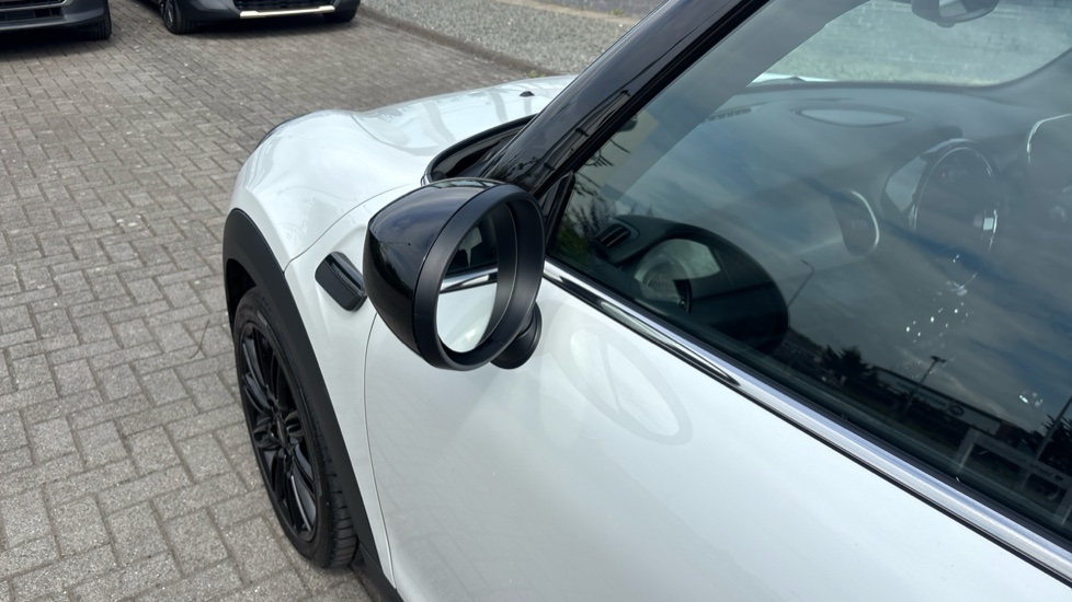MINI Hatchback 1.5 Cooper Exclusive Premium 3dr Auto Petrol Hatchback - Image 28