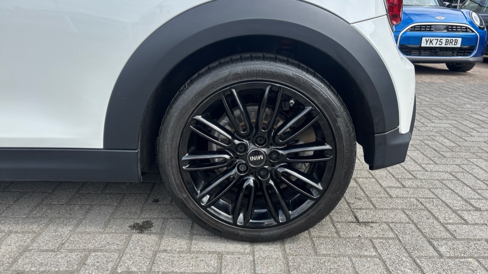 MINI Hatchback 1.5 Cooper Exclusive Premium 3dr Auto Petrol Hatchback - Image 29