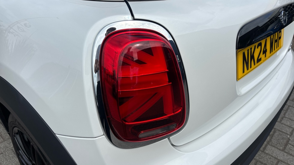 MINI Hatchback 1.5 Cooper Exclusive Premium 3dr Auto Petrol Hatchback - Image 30