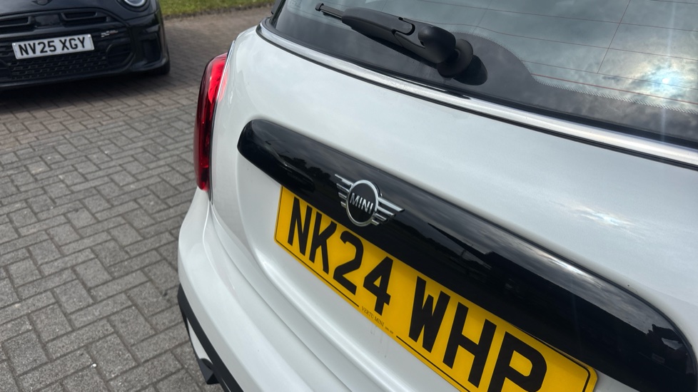 MINI Hatchback 1.5 Cooper Exclusive Premium 3dr Auto Petrol Hatchback - Image 33