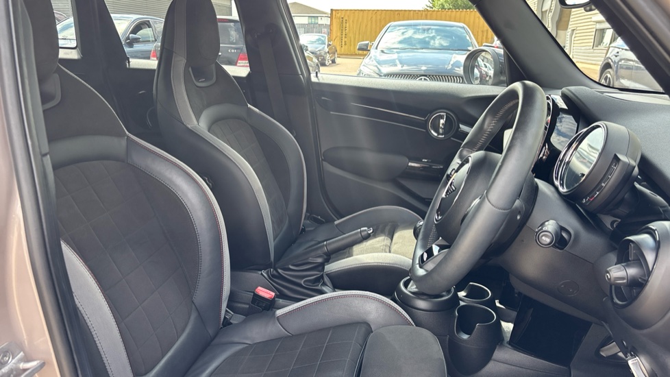 MINI Hatchback 1.5 Cooper Sport 5dr Petrol Hatchback - Image 11