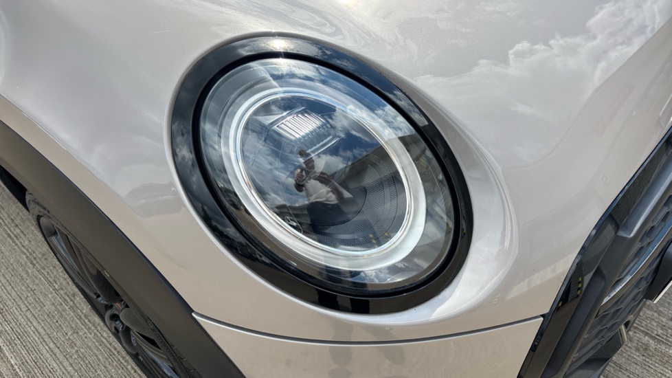MINI Hatchback 1.5 Cooper Sport 5dr Petrol Hatchback - Image 23