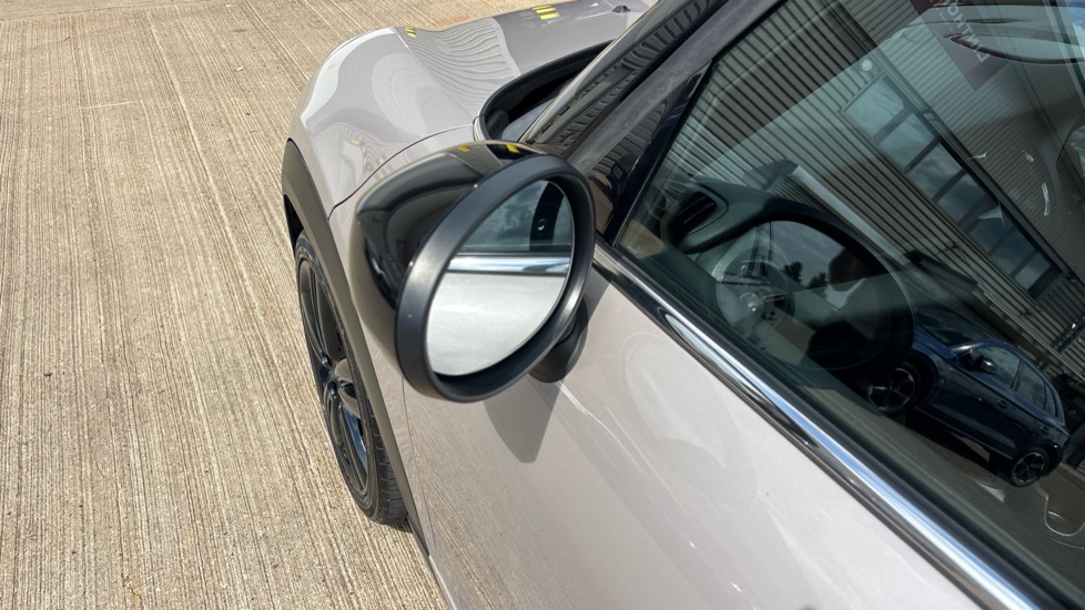 MINI Hatchback 1.5 Cooper Sport 5dr Petrol Hatchback - Image 29