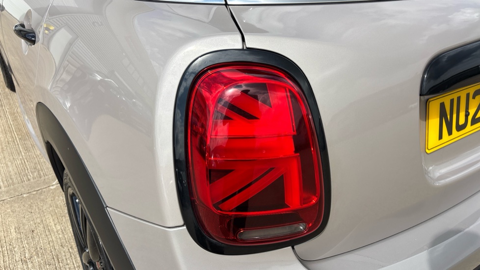 MINI Hatchback 1.5 Cooper Sport 5dr Petrol Hatchback - Image 31
