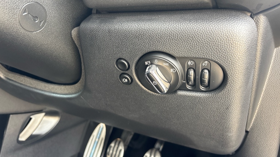 MINI Hatchback 1.5 Cooper Sport 5dr Petrol Hatchback - Image 38