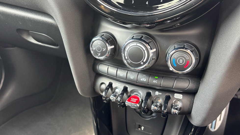 MINI Hatchback 1.5 Cooper Sport 5dr Petrol Hatchback - Image 50