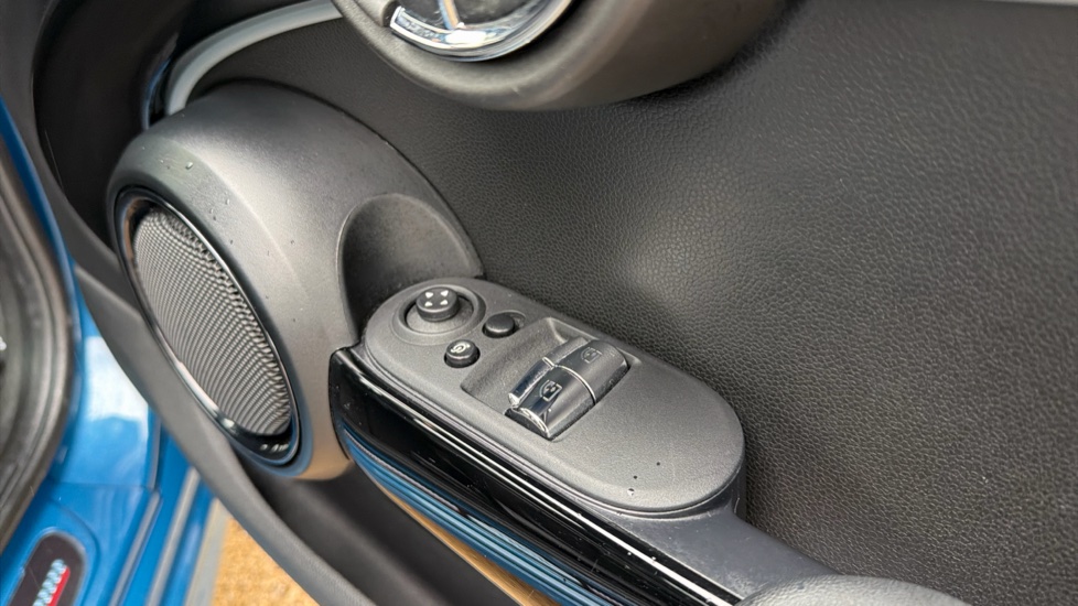 MINI Hatchback 1.5 Cooper Sport 3dr Auto Petrol Hatchback - Image 36