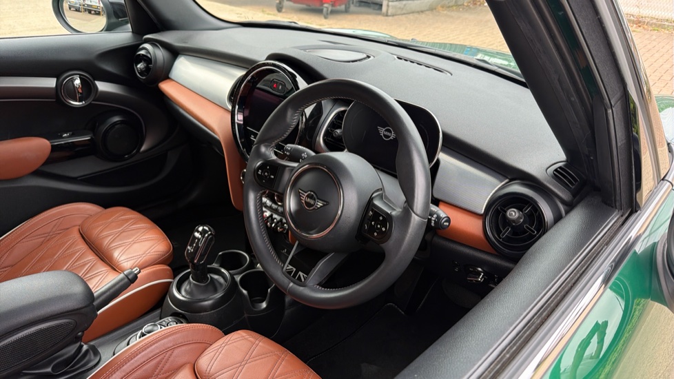 MINI Hatchback 1.5 Cooper Exclusive Premium 5dr Auto Petrol Hatchback - Image 6