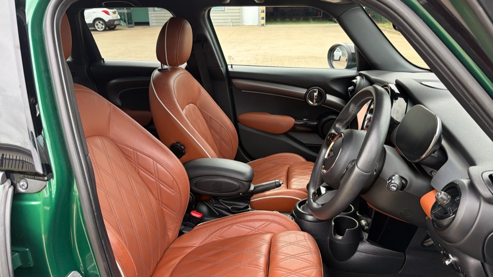 MINI Hatchback 1.5 Cooper Exclusive Premium 5dr Auto Petrol Hatchback - Image 11