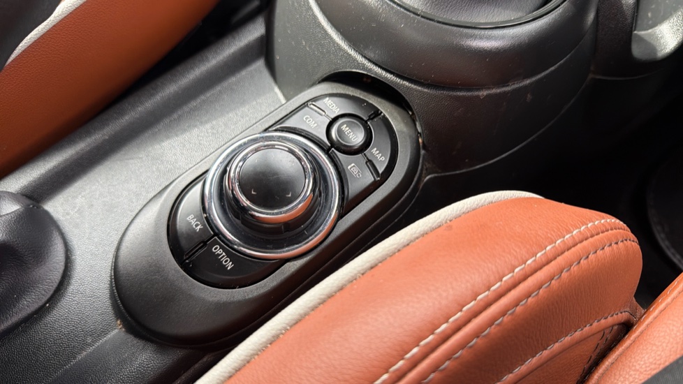 MINI Hatchback 1.5 Cooper Exclusive Premium 5dr Auto Petrol Hatchback - Image 19