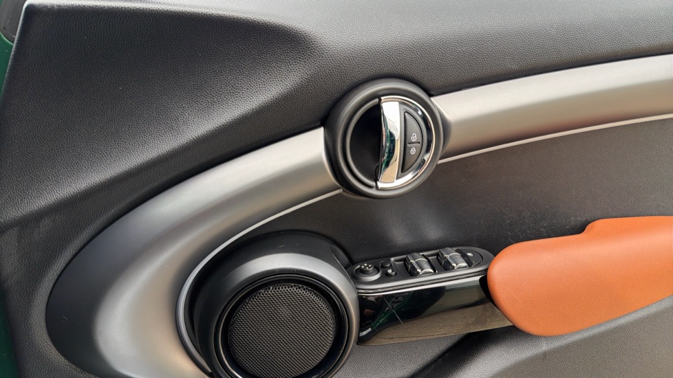 MINI Hatchback 1.5 Cooper Exclusive Premium 5dr Auto Petrol Hatchback - Image 20