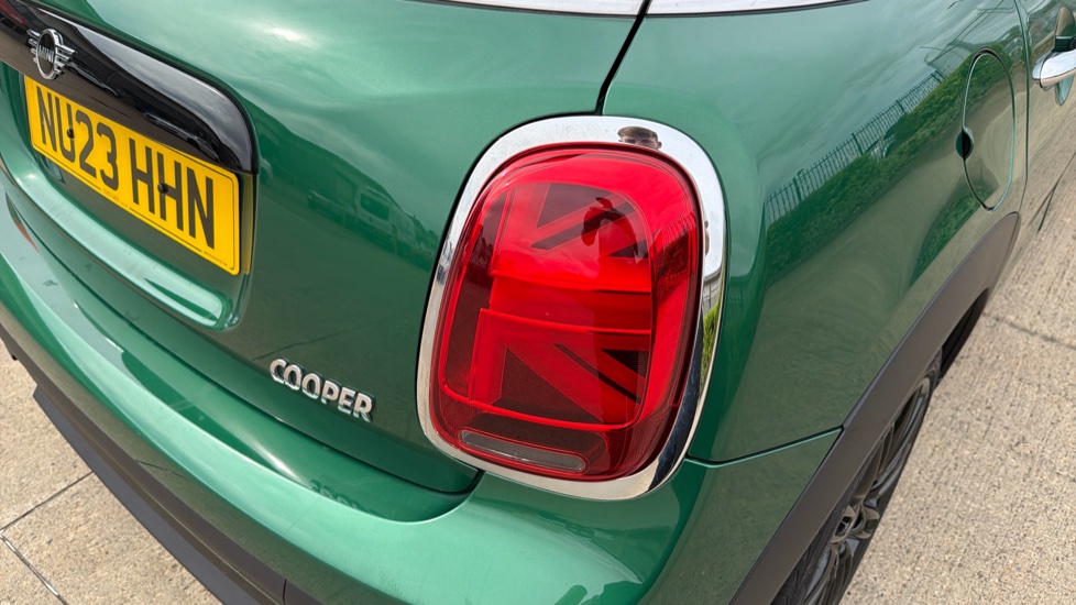 MINI Hatchback 1.5 Cooper Exclusive Premium 5dr Auto Petrol Hatchback - Image 22