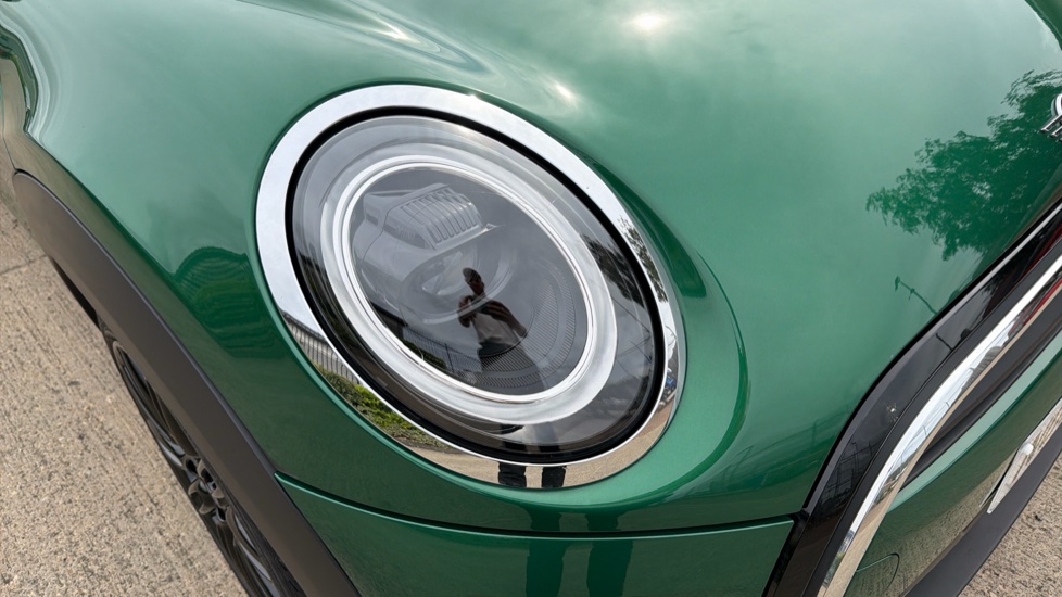 MINI Hatchback 1.5 Cooper Exclusive Premium 5dr Auto Petrol Hatchback - Image 23