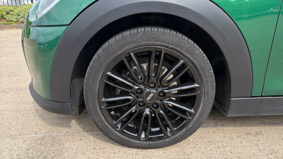 MINI Hatchback 1.5 Cooper Exclusive Premium 5dr Auto Petrol Hatchback - Image 26