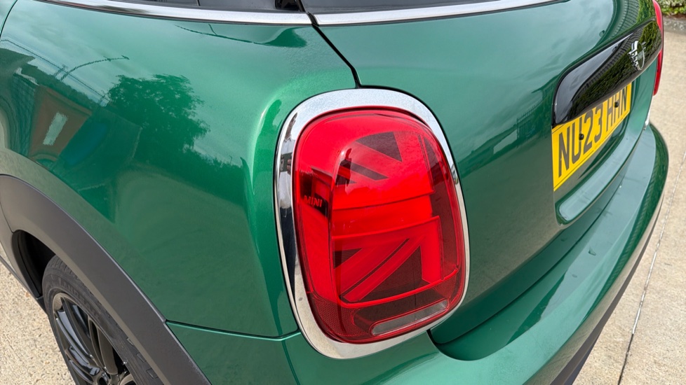 MINI Hatchback 1.5 Cooper Exclusive Premium 5dr Auto Petrol Hatchback - Image 30
