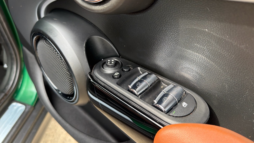 MINI Hatchback 1.5 Cooper Exclusive Premium 5dr Auto Petrol Hatchback - Image 34
