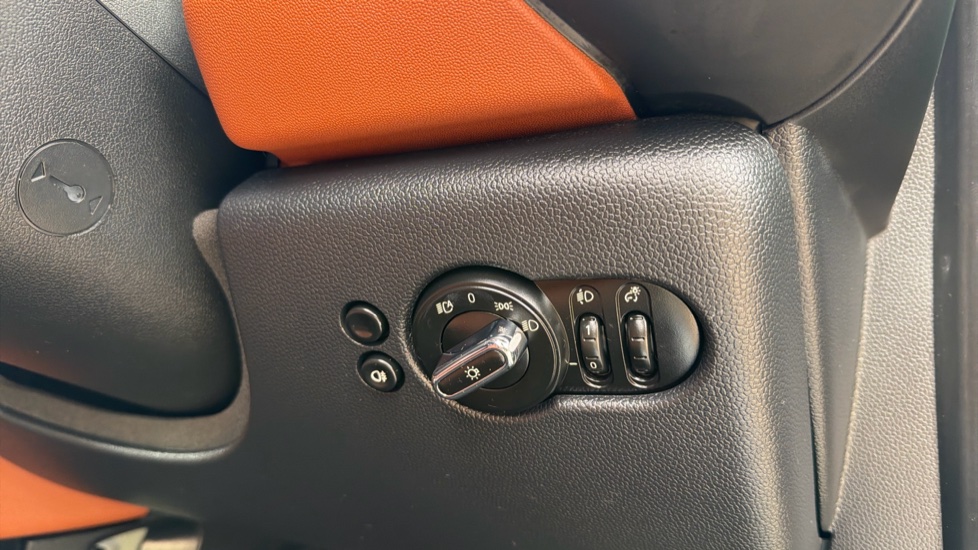 MINI Hatchback 1.5 Cooper Exclusive Premium 5dr Auto Petrol Hatchback - Image 37