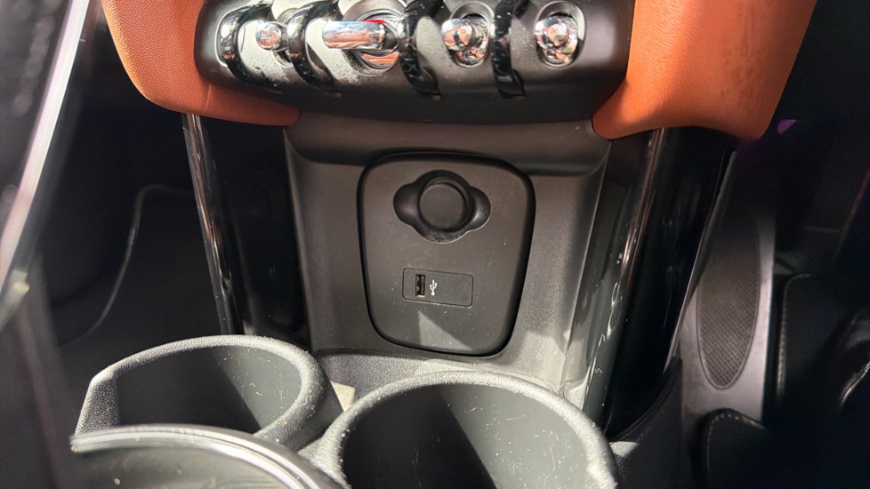 MINI Hatchback 1.5 Cooper Exclusive Premium 5dr Auto Petrol Hatchback - Image 49