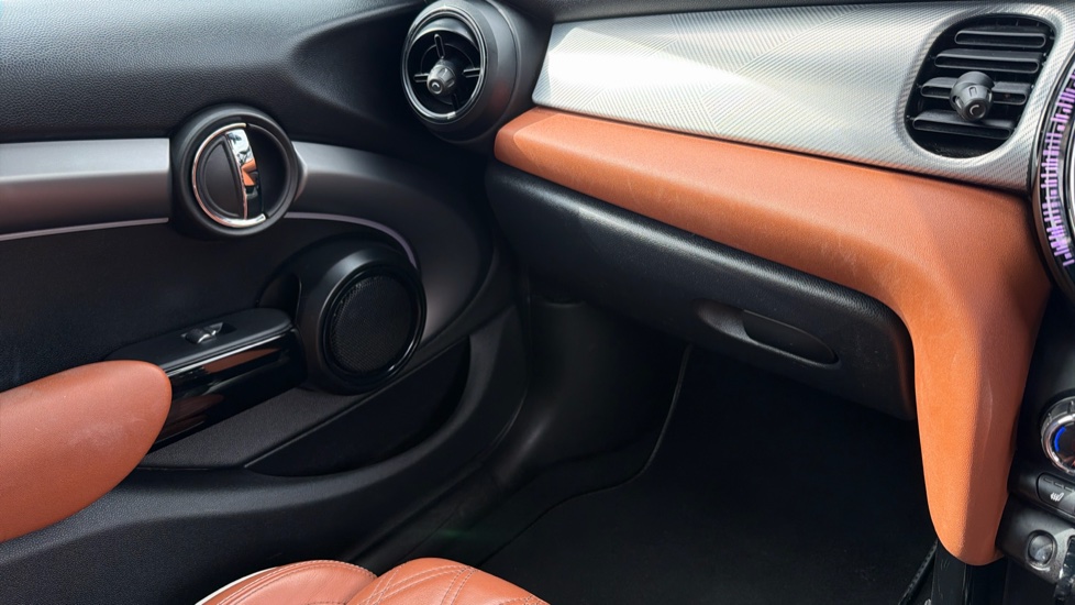 MINI Hatchback 1.5 Cooper Exclusive Premium 5dr Auto Petrol Hatchback - Image 50