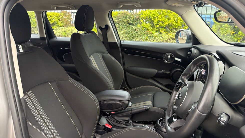 MINI Hatchback 2.0 Cooper S Classic 5dr Petrol Hatchback - Image 11