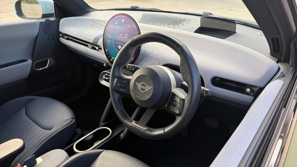 MINI Cooper 160kW SE Exclusive 54kWh 3dr Auto Electric Hatchback - Image 6