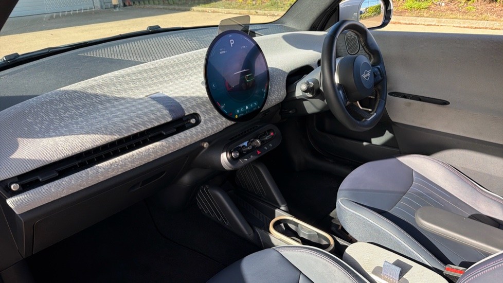 MINI Cooper 160kW SE Exclusive 54kWh 3dr Auto Electric Hatchback - Image 7