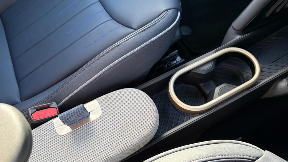 MINI Cooper 160kW SE Exclusive 54kWh 3dr Auto Electric Hatchback - Image 19