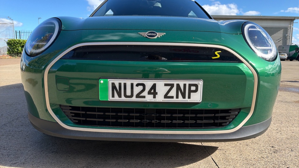MINI Cooper 160kW SE Exclusive 54kWh 3dr Auto Electric Hatchback - Image 25