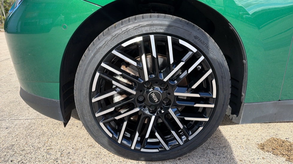 MINI Cooper 160kW SE Exclusive 54kWh 3dr Auto Electric Hatchback - Image 27