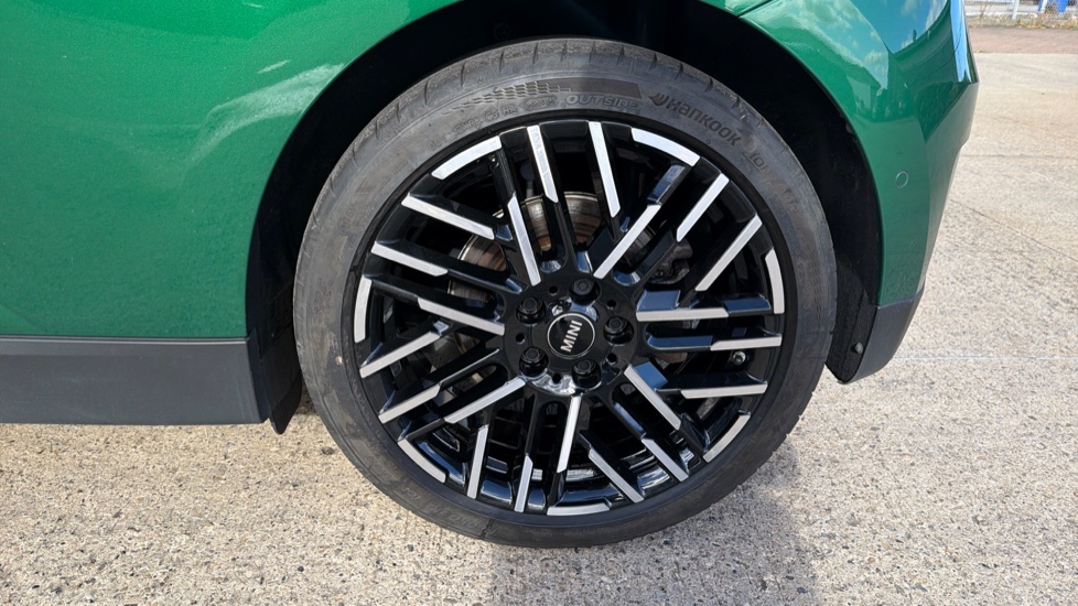 MINI Cooper 160kW SE Exclusive 54kWh 3dr Auto Electric Hatchback - Image 28