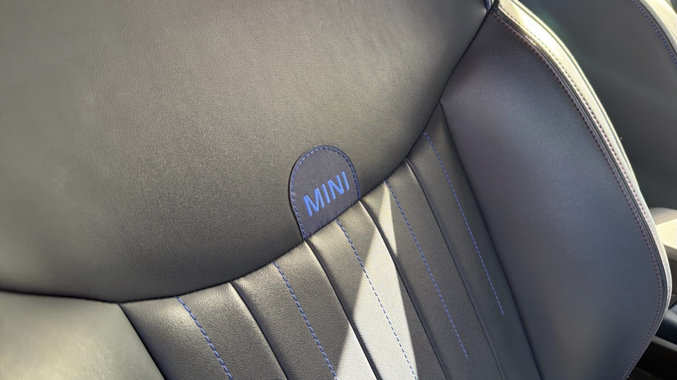 MINI Cooper 160kW SE Exclusive 54kWh 3dr Auto Electric Hatchback - Image 35