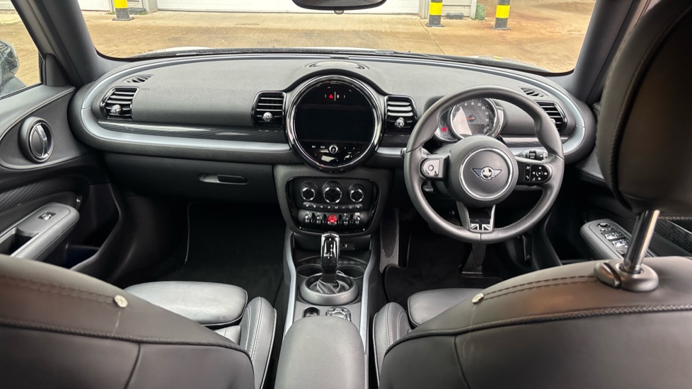 MINI Clubman 1.5 Cooper Exclusive 6dr Auto [Comfort/Nav+ Pack] Petrol Estate - Image 4