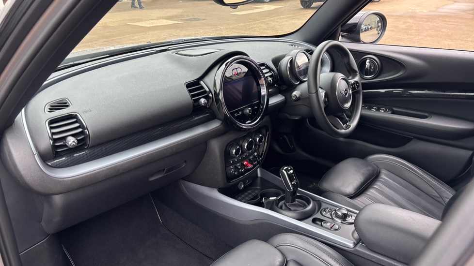 MINI Clubman 1.5 Cooper Exclusive 6dr Auto [Comfort/Nav+ Pack] Petrol Estate - Image 7
