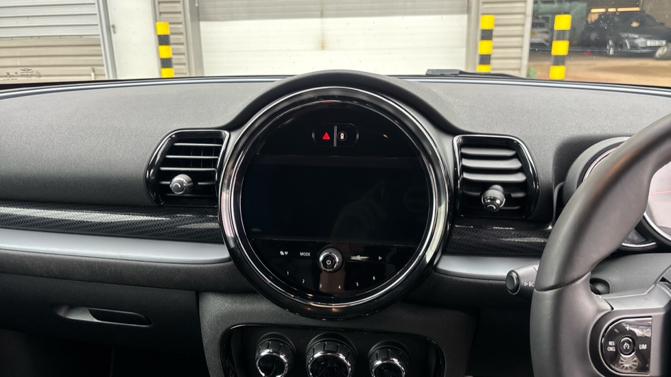 MINI Clubman 1.5 Cooper Exclusive 6dr Auto [Comfort/Nav+ Pack] Petrol Estate - Image 8
