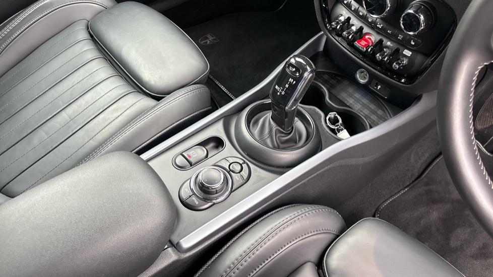 MINI Clubman 1.5 Cooper Exclusive 6dr Auto [Comfort/Nav+ Pack] Petrol Estate - Image 10