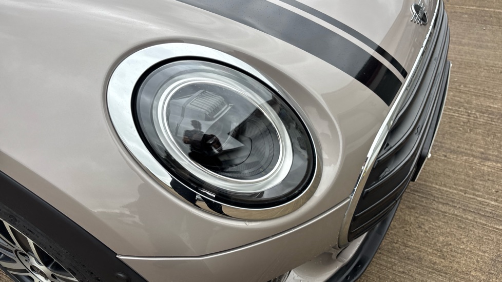 MINI Clubman 1.5 Cooper Exclusive 6dr Auto [Comfort/Nav+ Pack] Petrol Estate - Image 23