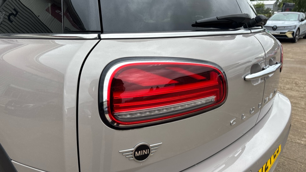 MINI Clubman 1.5 Cooper Exclusive 6dr Auto [Comfort/Nav+ Pack] Petrol Estate - Image 29